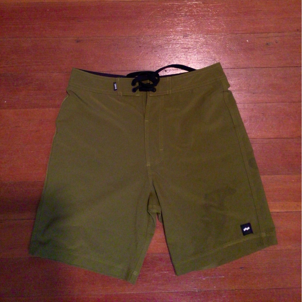 Banks journal size 28 board shorts